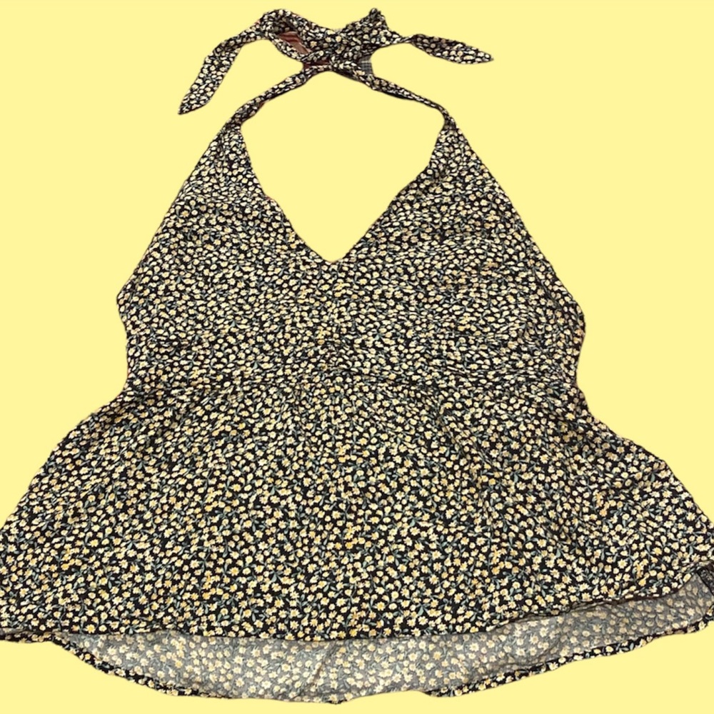 ❊ All Over Daisies Halter Tie Top ❊